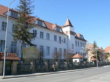 A Kós Károly Szakközépiskola. Szekeres Attila felvétele