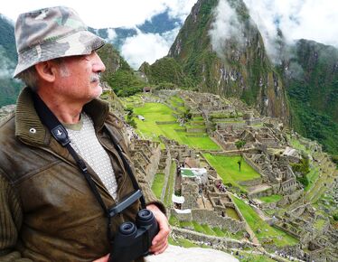 Kiss János Botond Peruban a romváros fölött
