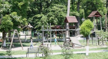 A központi parkban lévő játszótér is megújul
