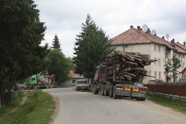 Kommandó központjában a fás autók is aszfalton járnak. A szerző felvétele