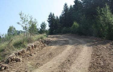 Az út építésével kezdték a piknikező kialakítását. A szerző felvétele