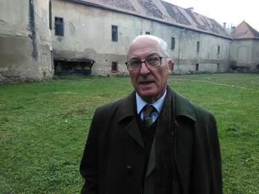 Ezüsttányértól fagyöngyig - Beszélgetés Barcsay Tamás történészprofesszorral, a gyalui várkastély örökösével (Örökségünk)