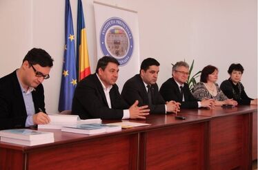 Dan Tanasă, Mircea Diacon és Sebastian Cucu az ominózus díjátadáson. Fotó: Facebook