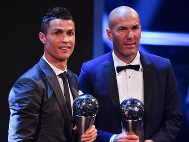 A gála két díjazottja: Cristiano Ronaldo és Zinédine Zidane Fotó: AFP