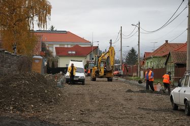 Dolgoznak a Kertész utcában is. Albert Levente felvétele