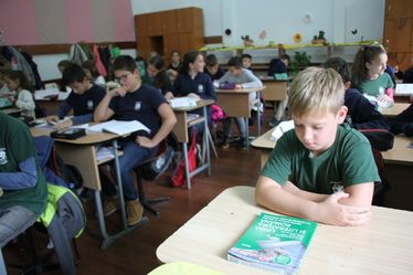 Román könyv van, a fordítással még várni kell. Albert Levente felvétele