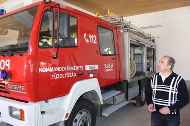 Berszán Imre tűzoltóparancsnok büszkesége, „Géza”. A szerző felvétele