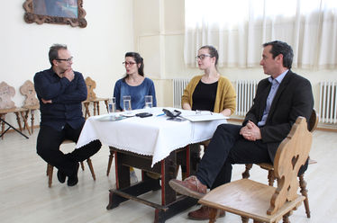 Mădălin Guruianu, Ana Crăciun-Lambru, Knopp Ildikó és Vargha Mihály a múzaeumban tartott sajtótájékoztatón. Henning János felvétele 