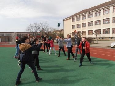 Repülnek a babzsákok. A szerző felvétele
