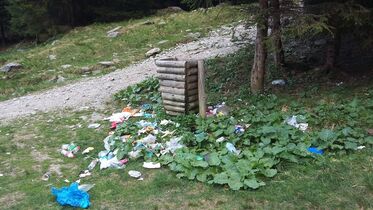 Jó lenne, ha eltűnne a kirándulóhelyekről a szemét . A szerző felvétele