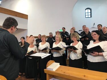 A belvárosi református templomban koncertezett a debreceni kórus. A szerző felvétele