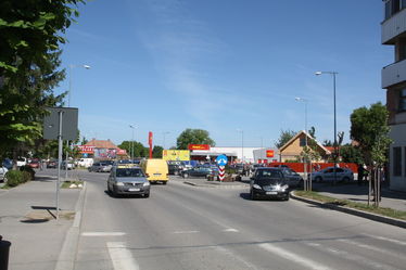 Körforgalom tenné könnyebbé a közlekedést az útkereszteződésben. A szerző felvétele