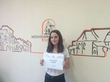 Nánia Hilda, az idei Kiss Lázár-emlékdíj nyertese. Fotó: Kézdivásárhely önkormányzata