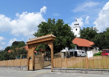 Megújult a Vártemplom környezete. A szerző felvétele