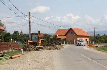 Építőteleppé váltak a barátosi utcák. A szerző felvétele
