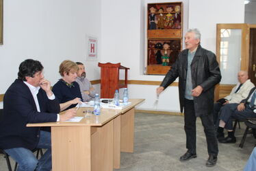 Kulcsár-Terza József, Szili Katalin és Román Attila a baróti lakossági fórumon. A szerző felvételei