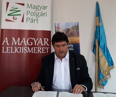 Kulcsár Terza József beszámolt a bizottsági vitáról. A szerző felvétele