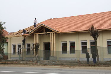 Tető alatt a közösségi ház. A szerző felvétele