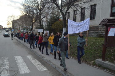 Végigvonultak Barót központján a tiltakozók. A szerző felvételei