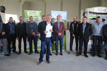 A jó hírt Fejér László Ödön szenátor jelentette be. A szerző felvétele