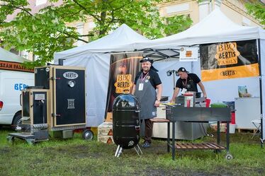 A Bertis csapata az első erdélyi BBQ-versenyen. Fotó: Codra Botond