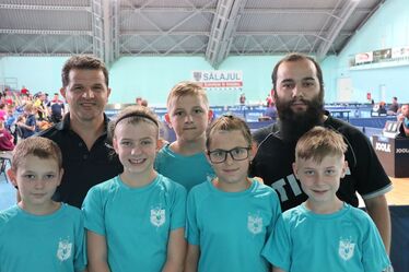 Cocean Valér és Kocsis Balázs edzők, tanítványaik körében. Kocsis Balázs felvételei