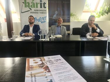 Kelemen Szilárd, Édler András és Gábor Balázs a sajtótájékoztatón. A szerző felvétele