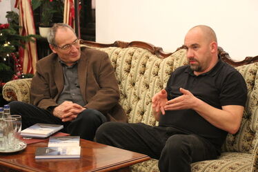 Kovács István és Farkas Wellmann Endre a sepsiszentgyörgyi könyvbemutatón. Albert Levente felvétele