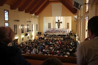 Helyi zenészek és énekesek adták elő a Carmina Buranát is az idei Szent György Napon. Albert Levente felvétele