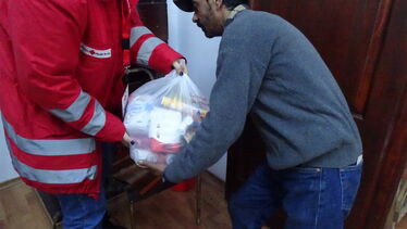 December 23-án Kilyénben adták át az élelmiszercsomagokat a vöröskeresztesek