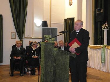 Gazda József megköszöni a díjat