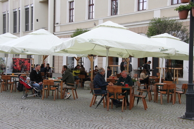 Megszokott arcát mutatja a sepsiszentgyörgyi Tein terasza is. Albert Levente felvétele
