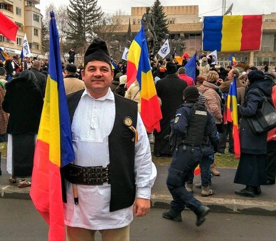 A főfogyasztóvédő ünnepel. Fotó: Facebook / Mircea Diacon