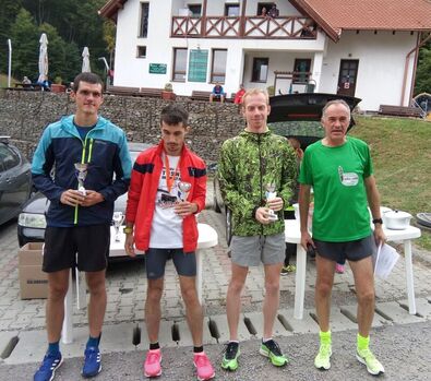 A 19–34 év közötti kategória férfi dobogósai. Fotó: Facebook / Csutak Tamás