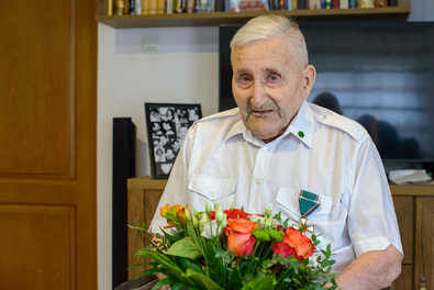 A százesztendős Nagy Sándor veterán honvéd.  Fotó: Vargyasi Levente