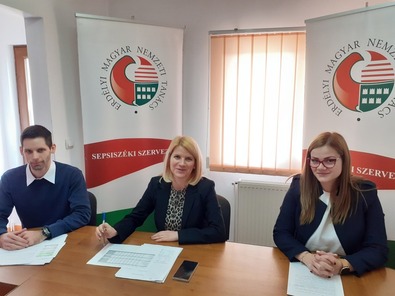Márton Áron, Sándor Krisztina és  Kádár Imola