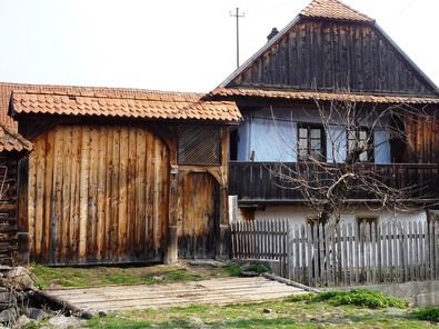 Nagyfalu, hagyományos porta. Fotó: Tókos Attila