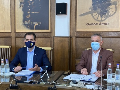 Antal Árpád és Tamás Sándor a sajtótájékoztatón. A szerző felvétele