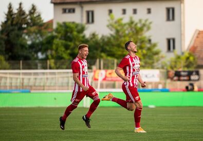 Bogdan Mitrea (jobbról) hatodik gólját szerezte piros-fehérben. Fotók: Tókos Csaba