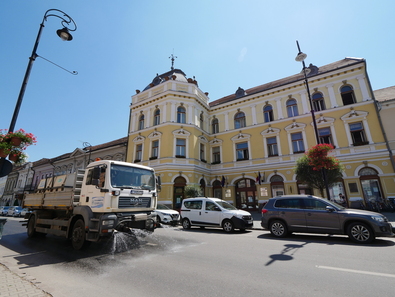 Fiatalokat vár a sepsiszentgyörgyi városháza. Fotó: Mózes László