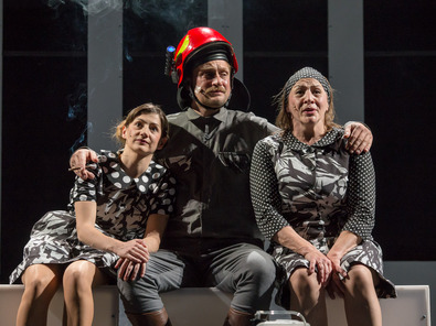 Jelenet a Tóték című előadásból. Barabás Zsolt fotója