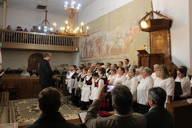 Ünnepség a bibarcfalvi református templomban. A szerző felvétele