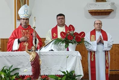 Kerekes László segédpüspök (balról)