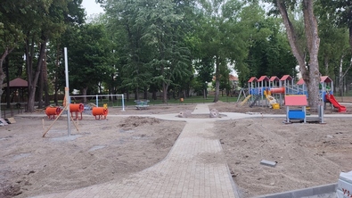 Alakul az új játszótér Kézdivásárhelyen. Fotó: Bartos Lóránt