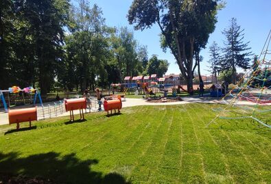 Birtokba vehetik a gyermekek az új játszóteret. A szerző felvétele