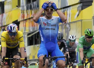 Centimétereken múlott a holland Groenewegen sikere. Fotó: AFP