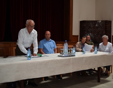 Pál István (balról) bejelentette a lemondását.  A szerző felvétele