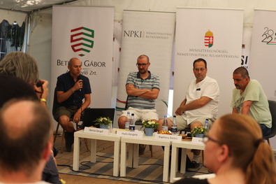 Barna Gergő, Illyés Gergely (moderátor), Kapitány Balázs és Kiss Tamás.  Fotó: Albert Levente