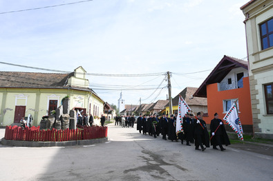 Megemlékezés Szárazajtán