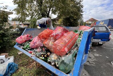 Több mint hatvan tonna üveget szüreteltek. Fotó: Tega Rt.